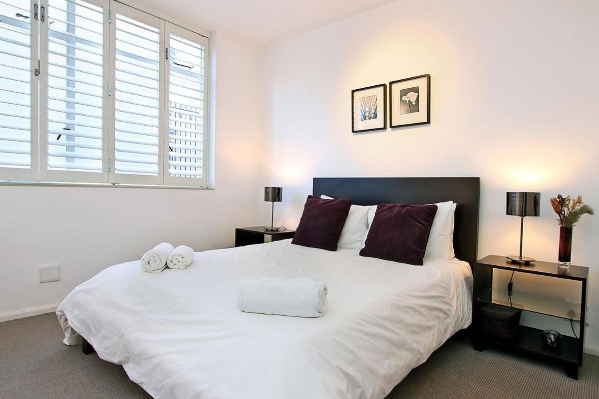 Large 1 Bedroom St Martini At Company Gardens Apartment *